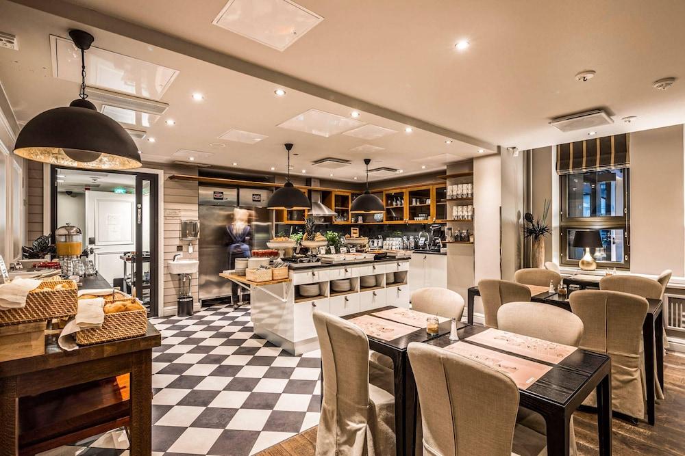 restaurant cafeteria