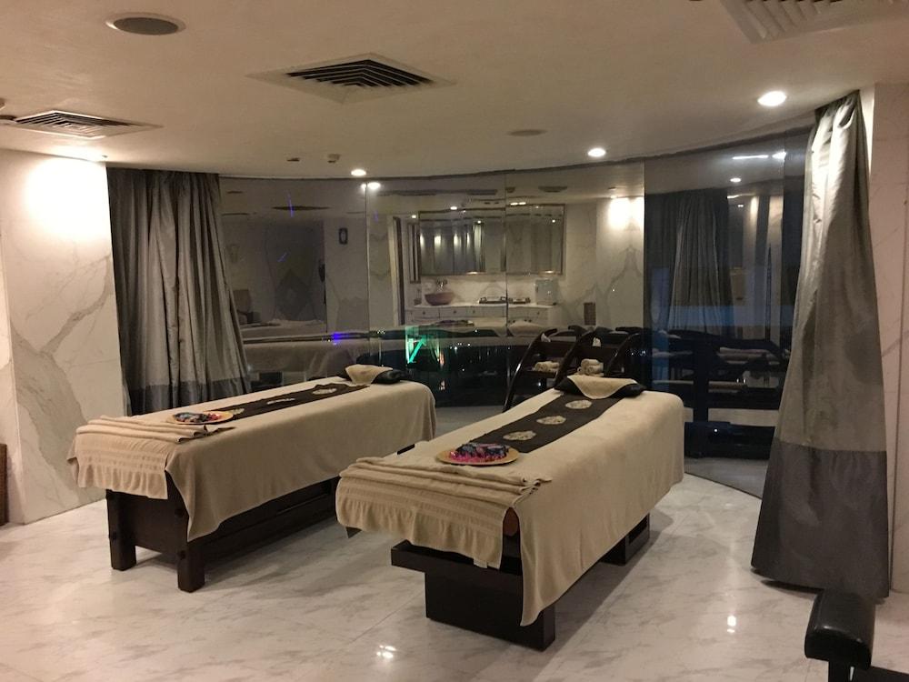 swimming pool spa