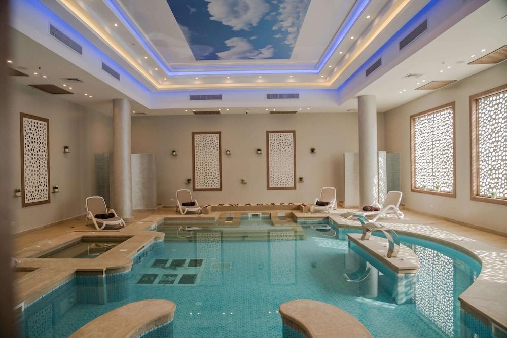 swimming pool spa