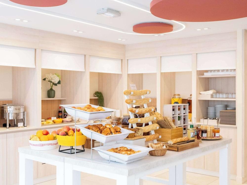 restaurant cafeteria