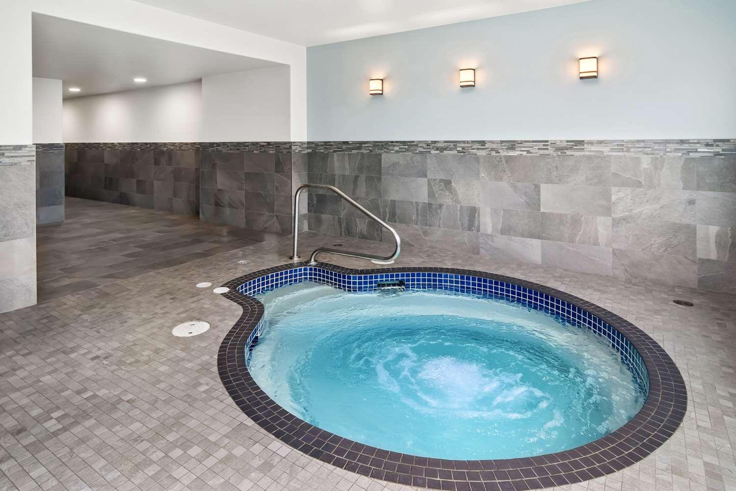 swimming pool spa