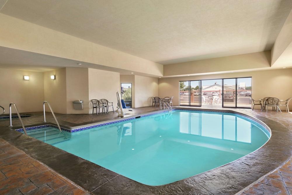 swimming pool spa