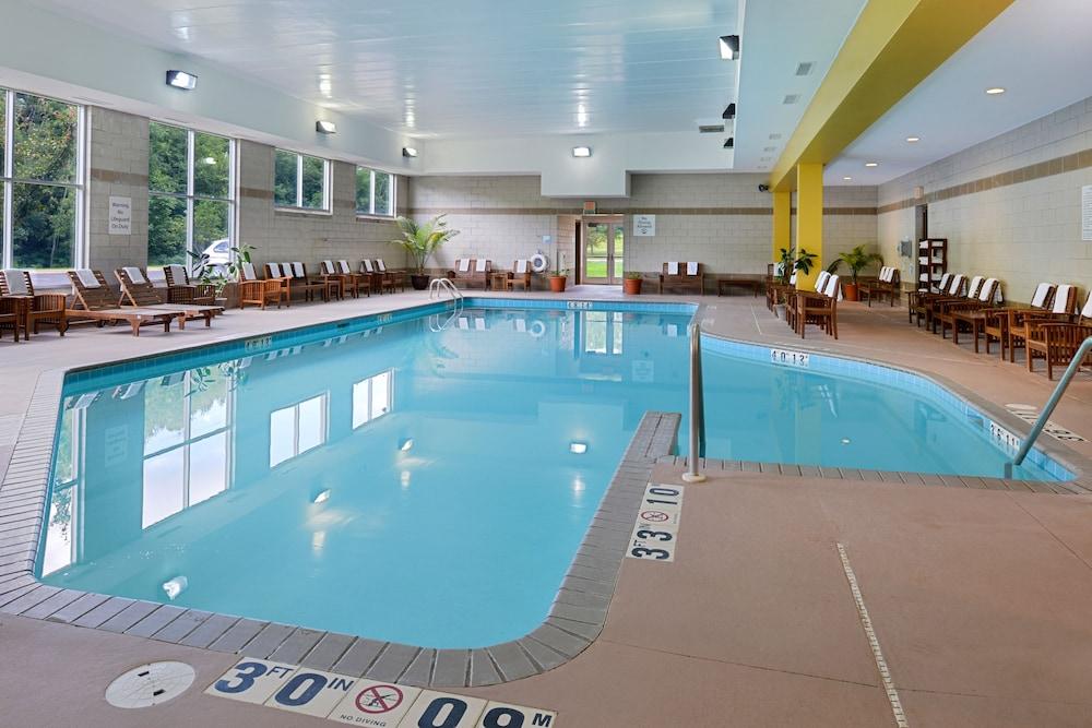 swimming pool spa
