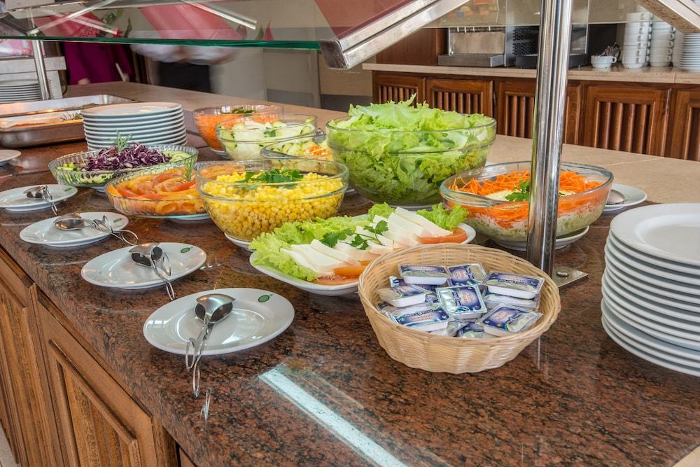 restaurant cafeteria