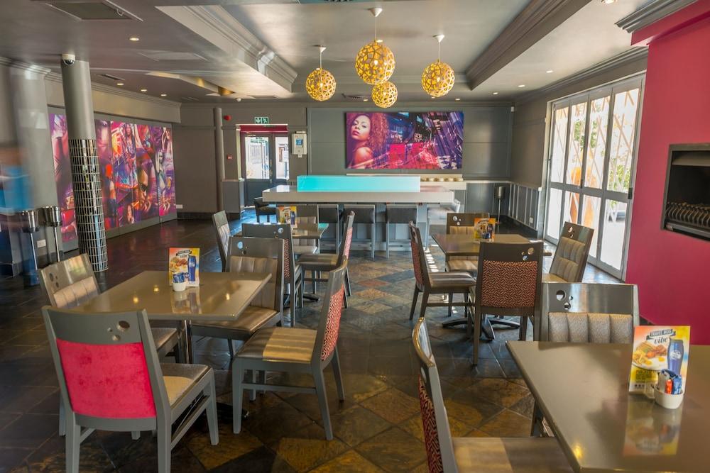 restaurant cafeteria