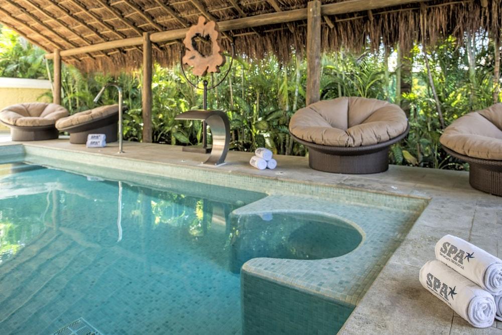 swimming pool spa