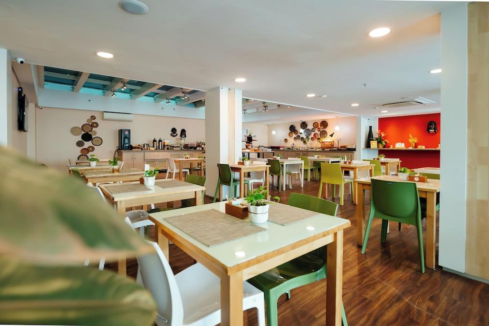 restaurant cafeteria