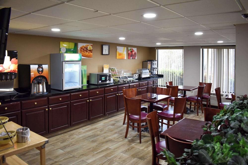 restaurant cafeteria