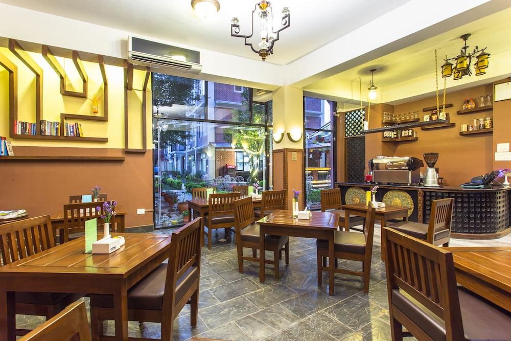 restaurant cafeteria