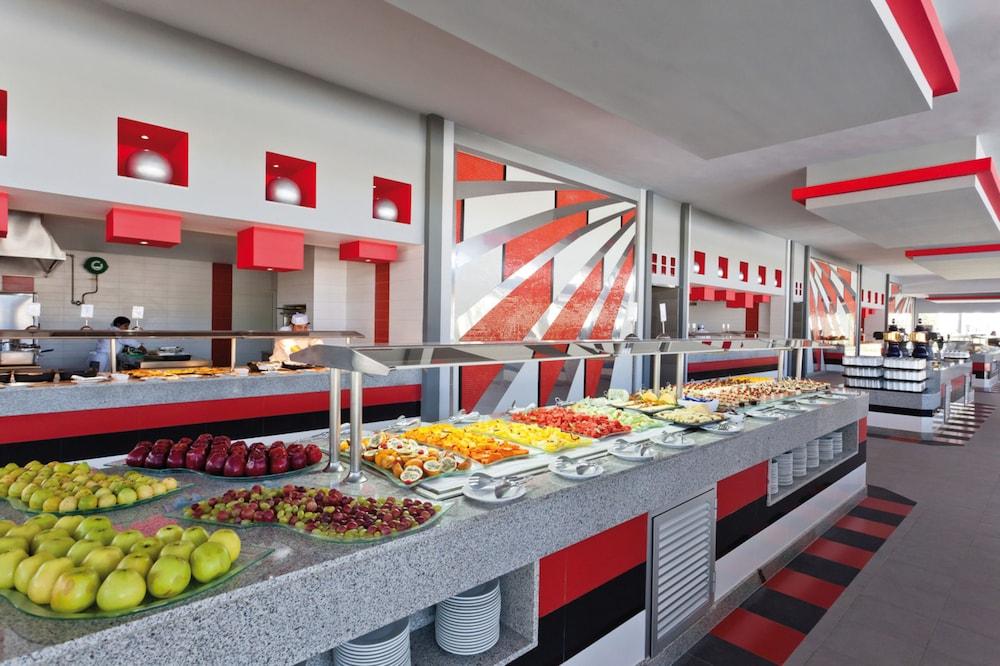 restaurant cafeteria