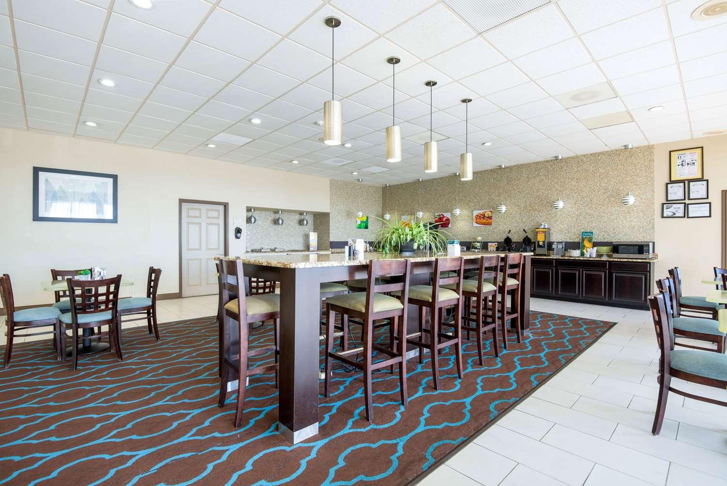 restaurant cafeteria