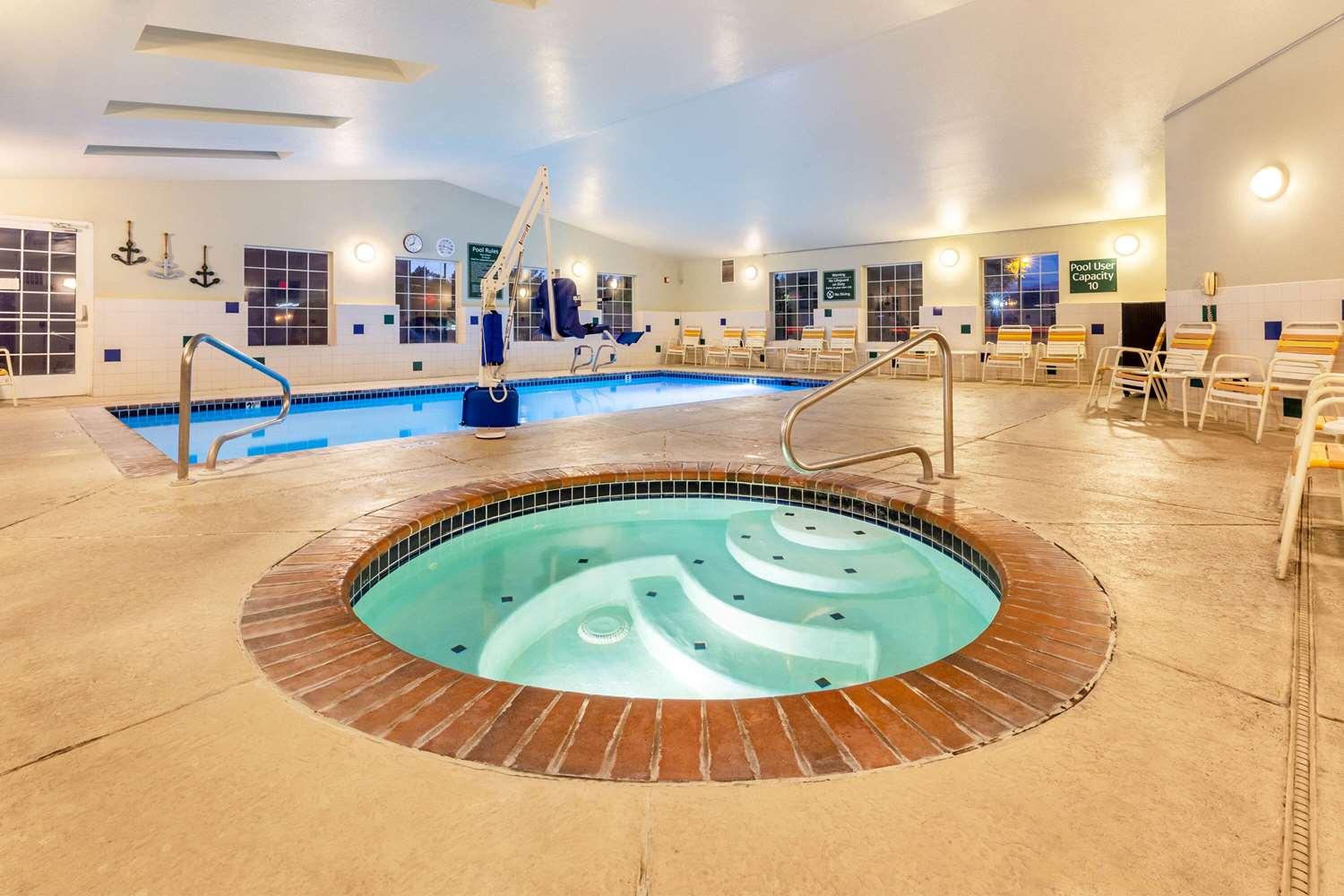swimming pool spa