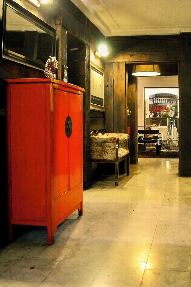 lobby