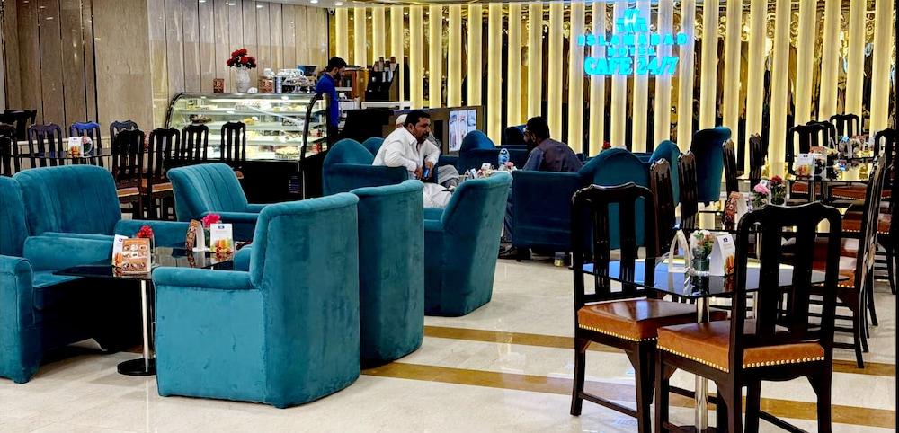 restaurant cafeteria