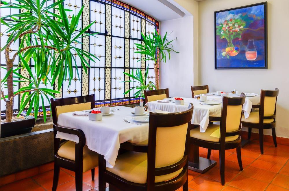 restaurant-cafeteria