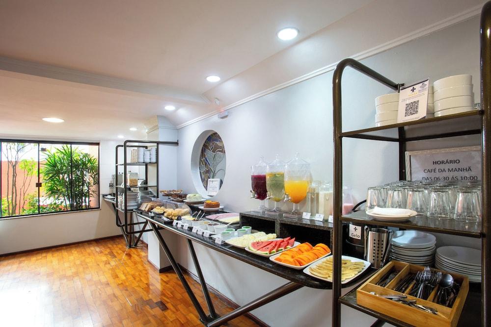 restaurant cafeteria