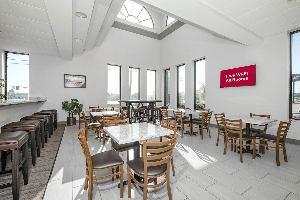 restaurant cafeteria