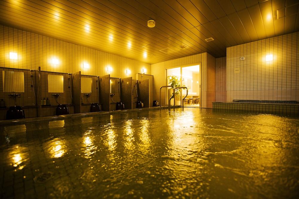 swimming pool spa