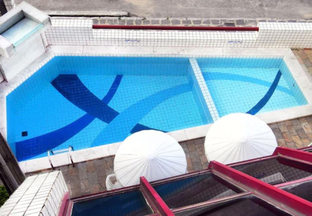 swimming pool spa