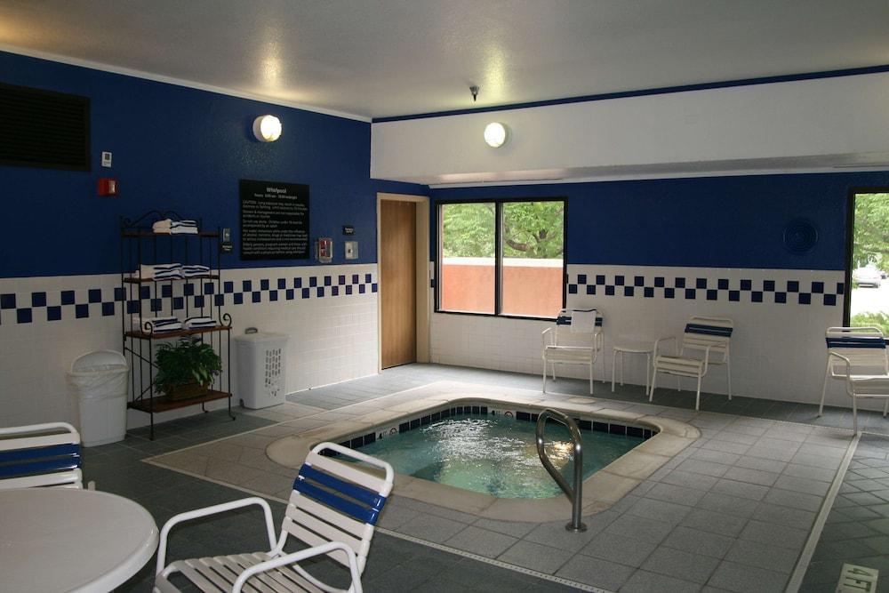 swimming pool spa