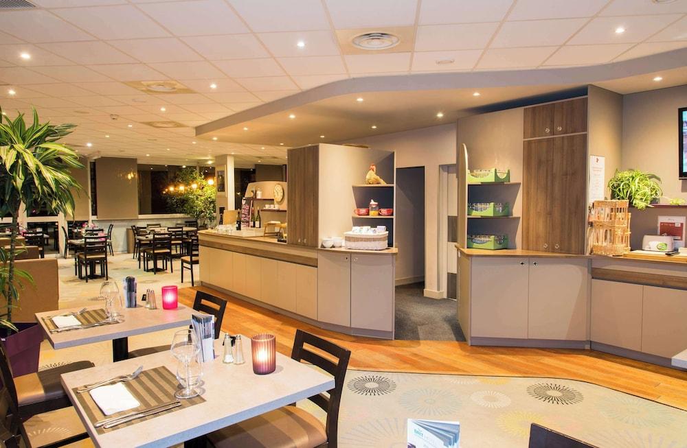 restaurant cafeteria