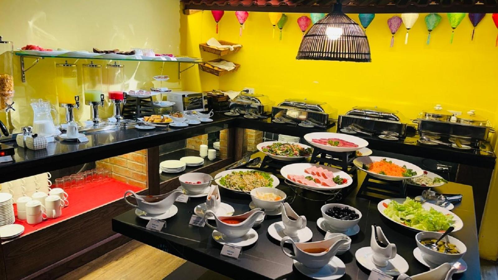 restaurant cafeteria