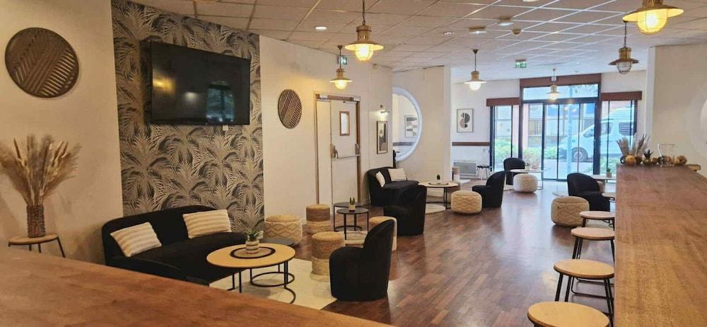 restaurant cafeteria