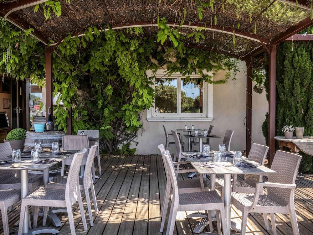 restaurant-cafeteria