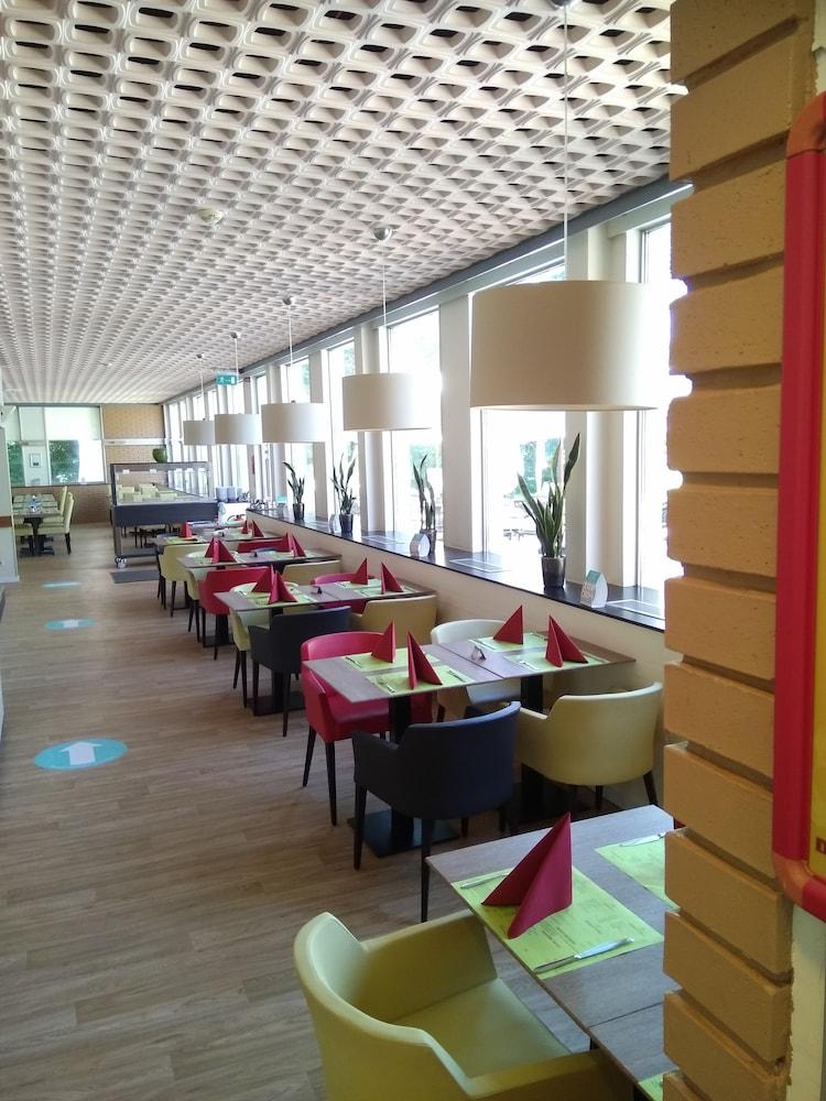 restaurant-cafeteria