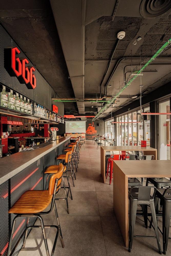 restaurant cafeteria