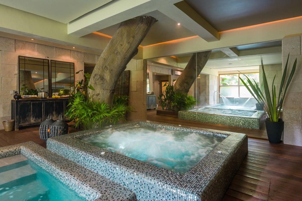 swimming pool spa