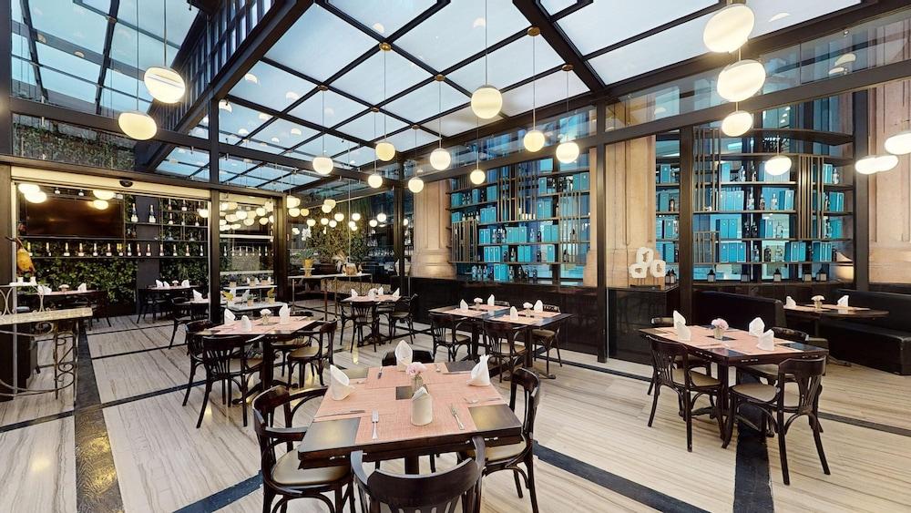 restaurant cafeteria