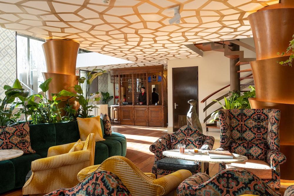 lobby
