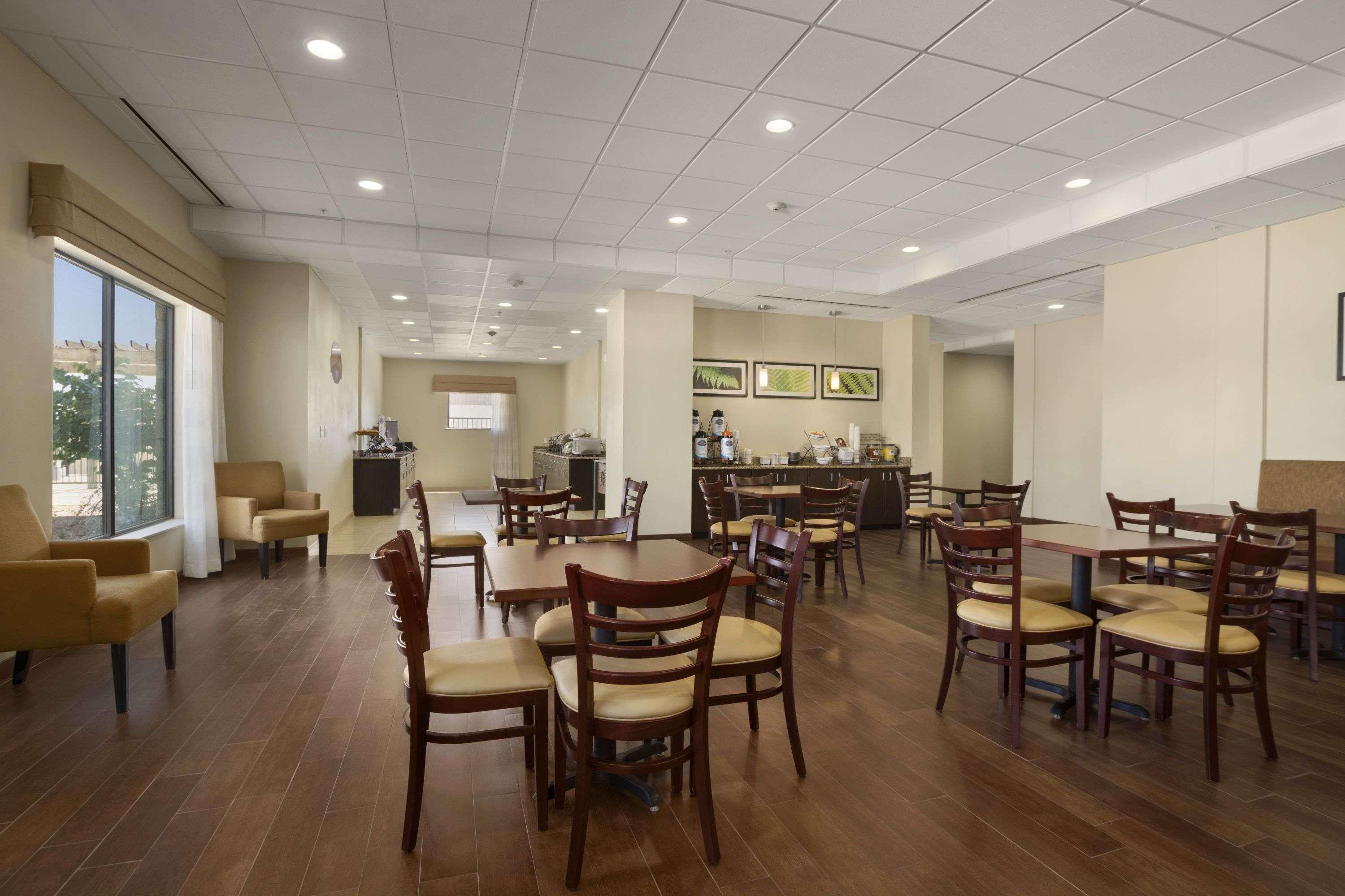 restaurant cafeteria