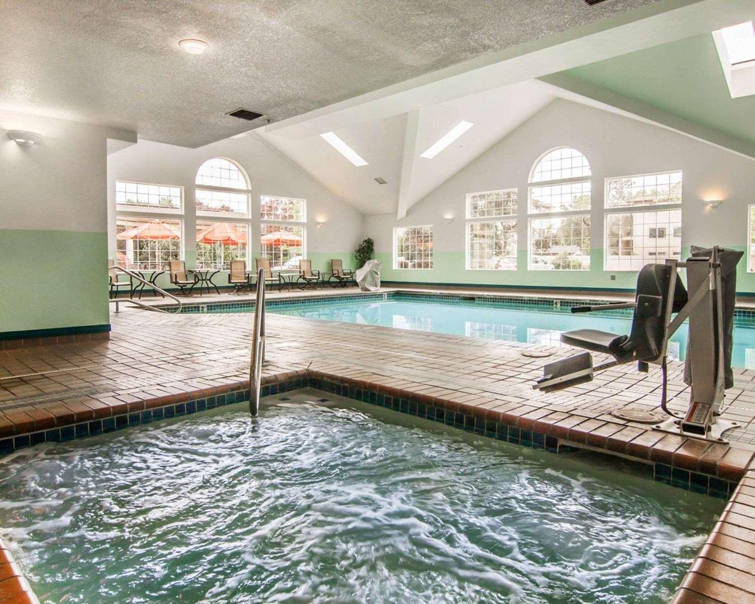swimming pool spa