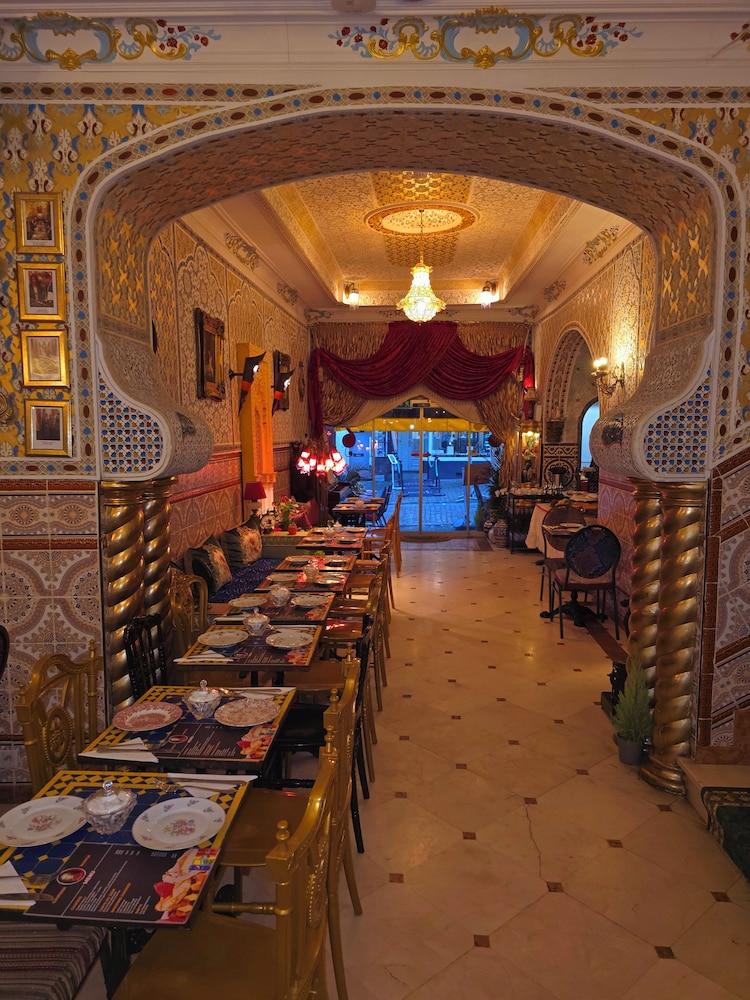 restaurant cafeteria