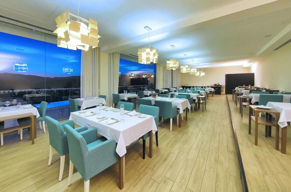 restaurant-cafeteria