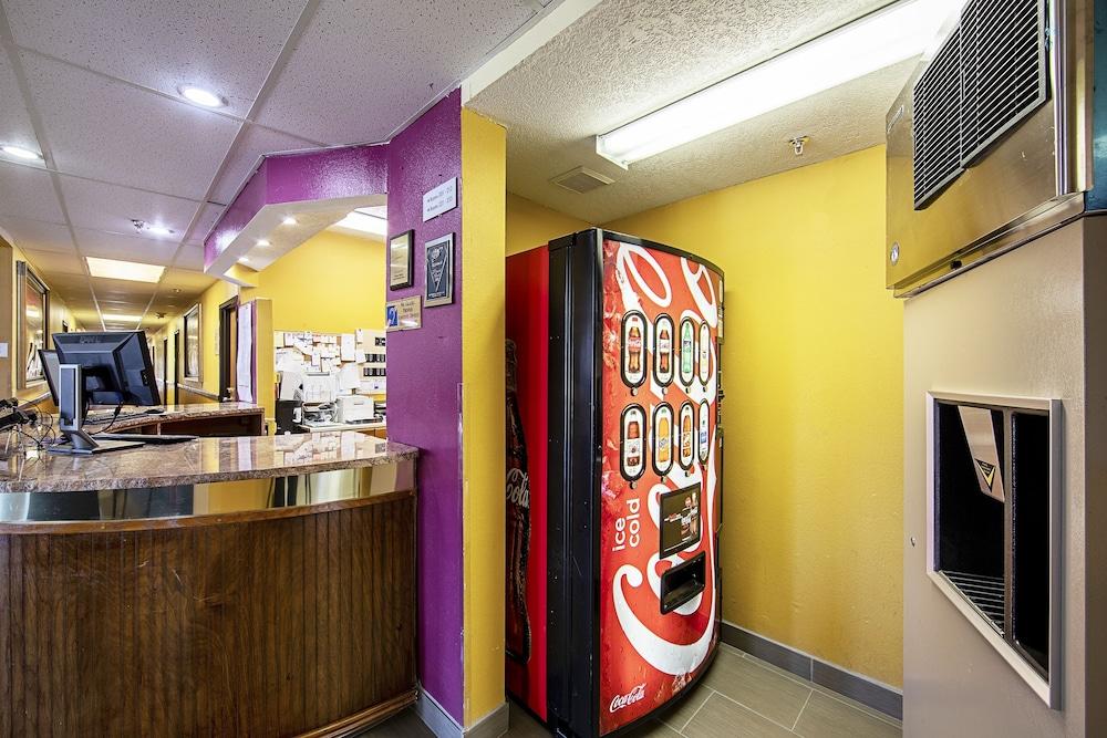 restaurant-cafeteria