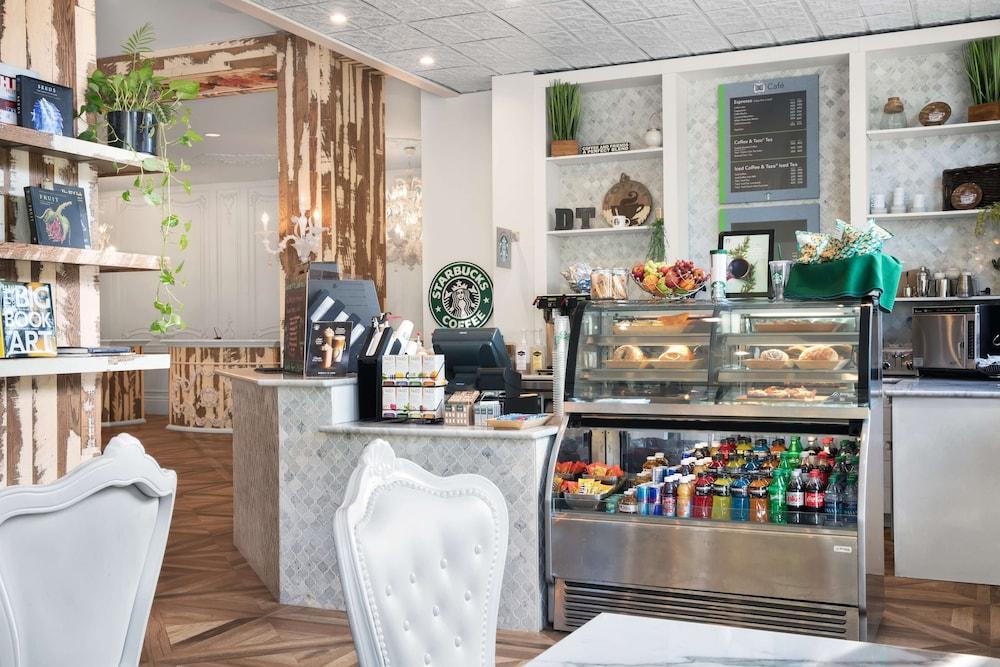 restaurant-cafeteria