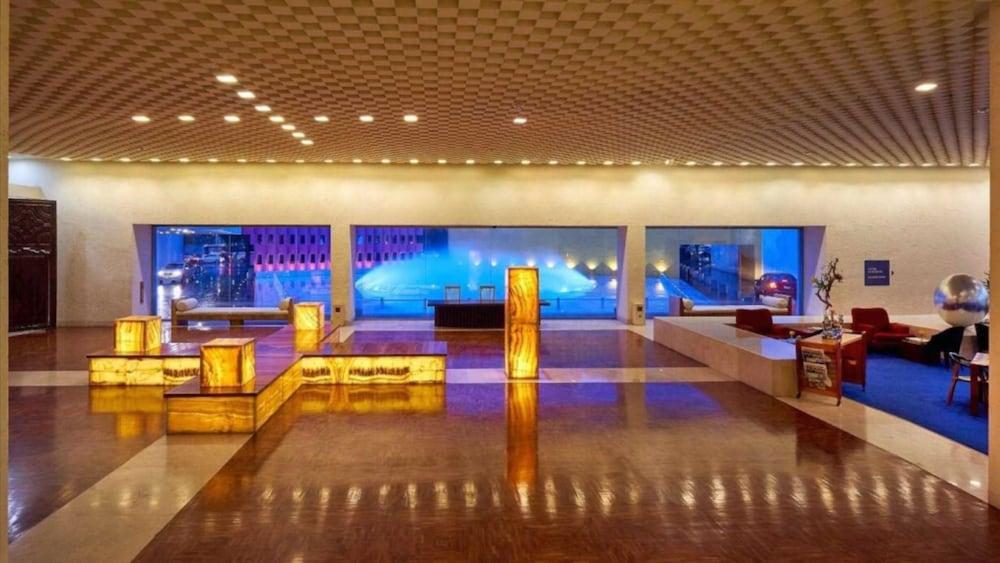 swimming pool spa