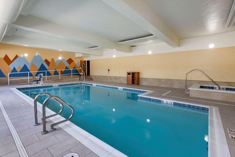 swimming pool spa