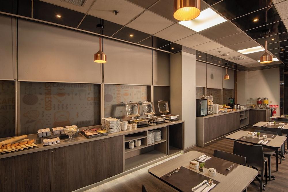 restaurant cafeteria
