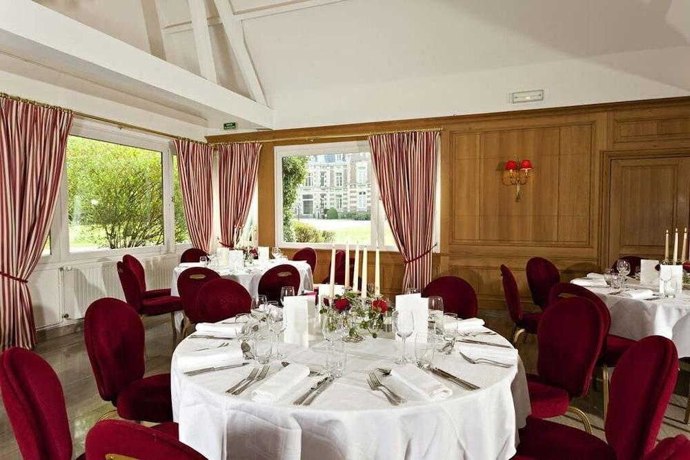 restaurant cafeteria