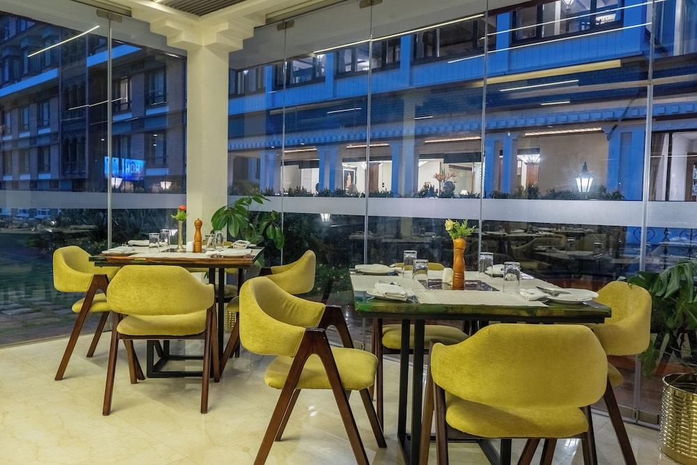 restaurant cafeteria