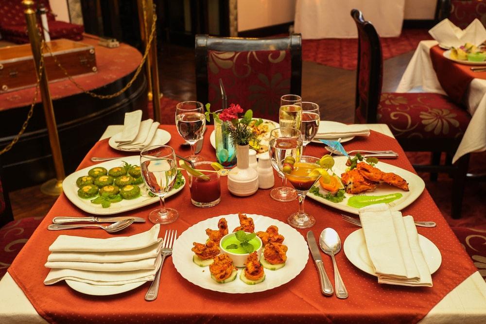 restaurant-cafeteria