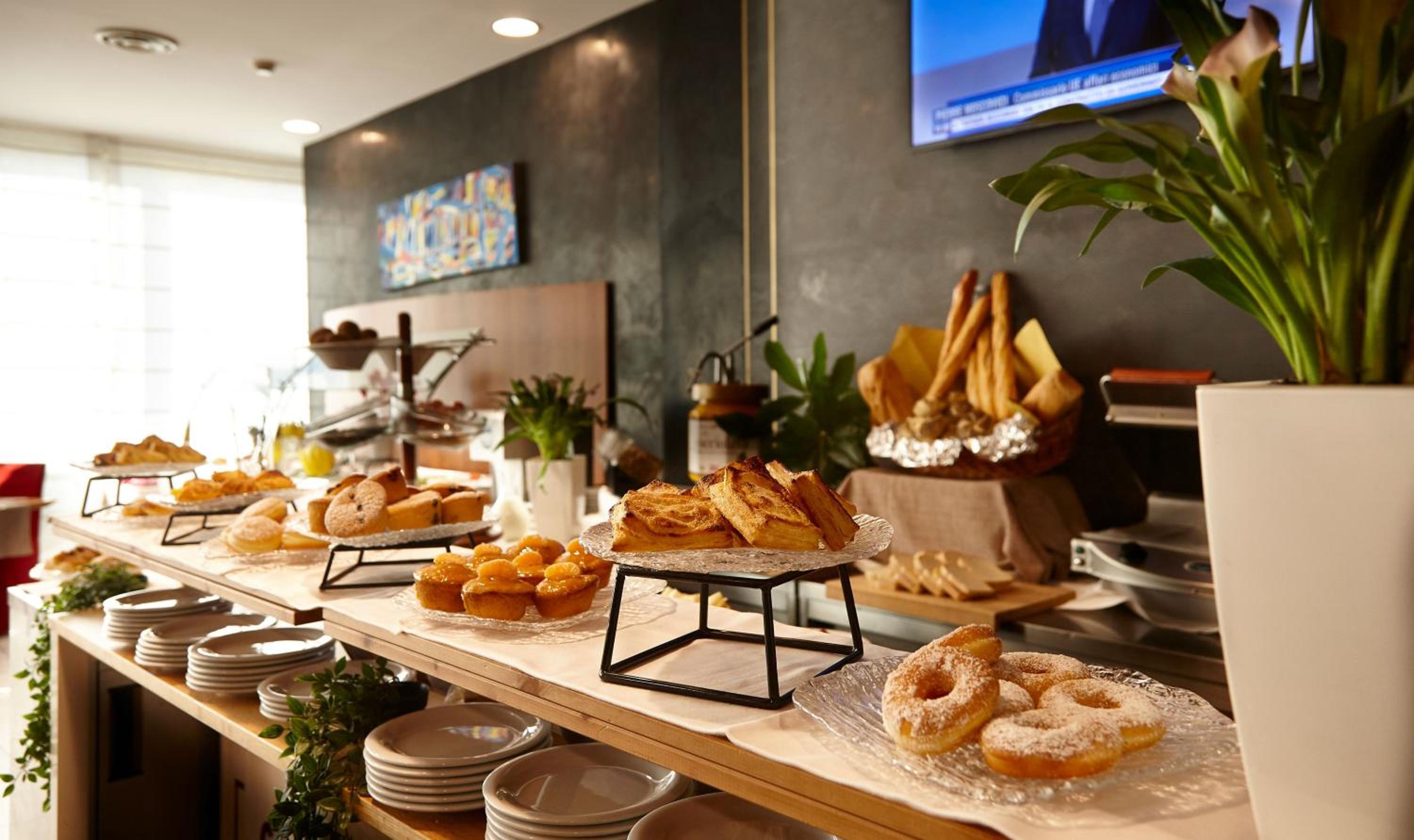 restaurant cafeteria