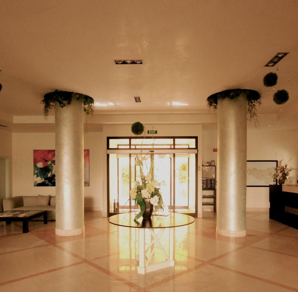 lobby