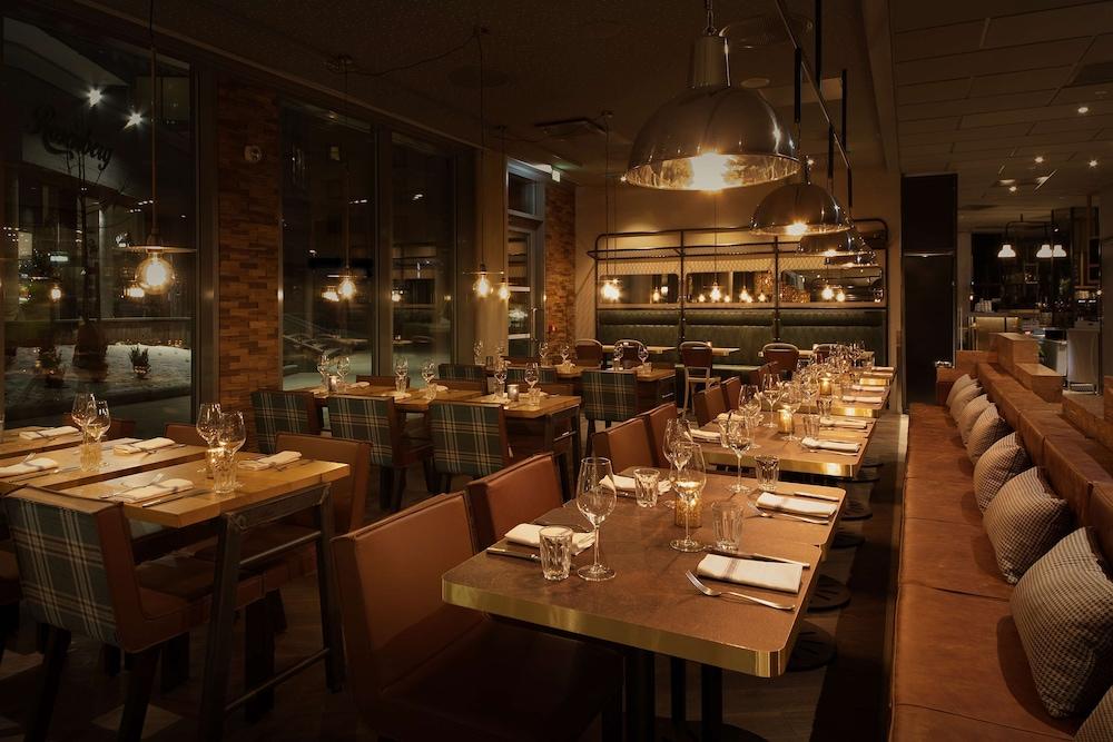 restaurant cafeteria