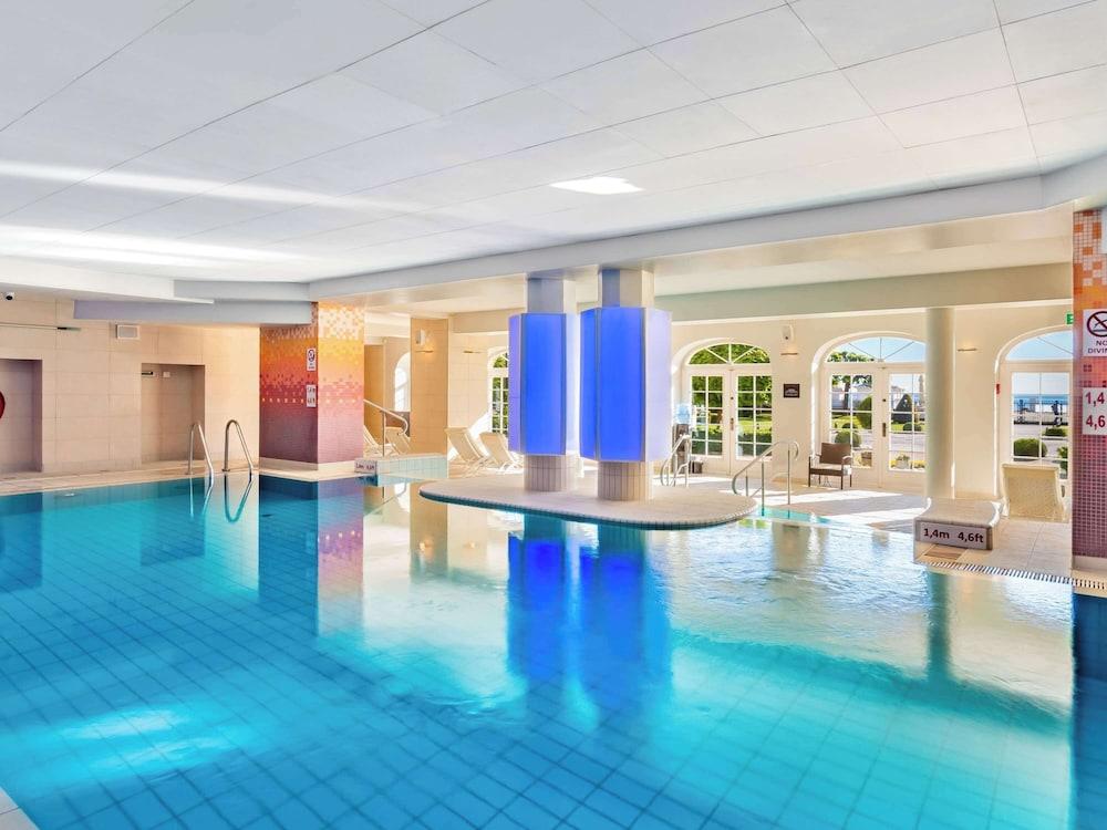 swimming pool spa
