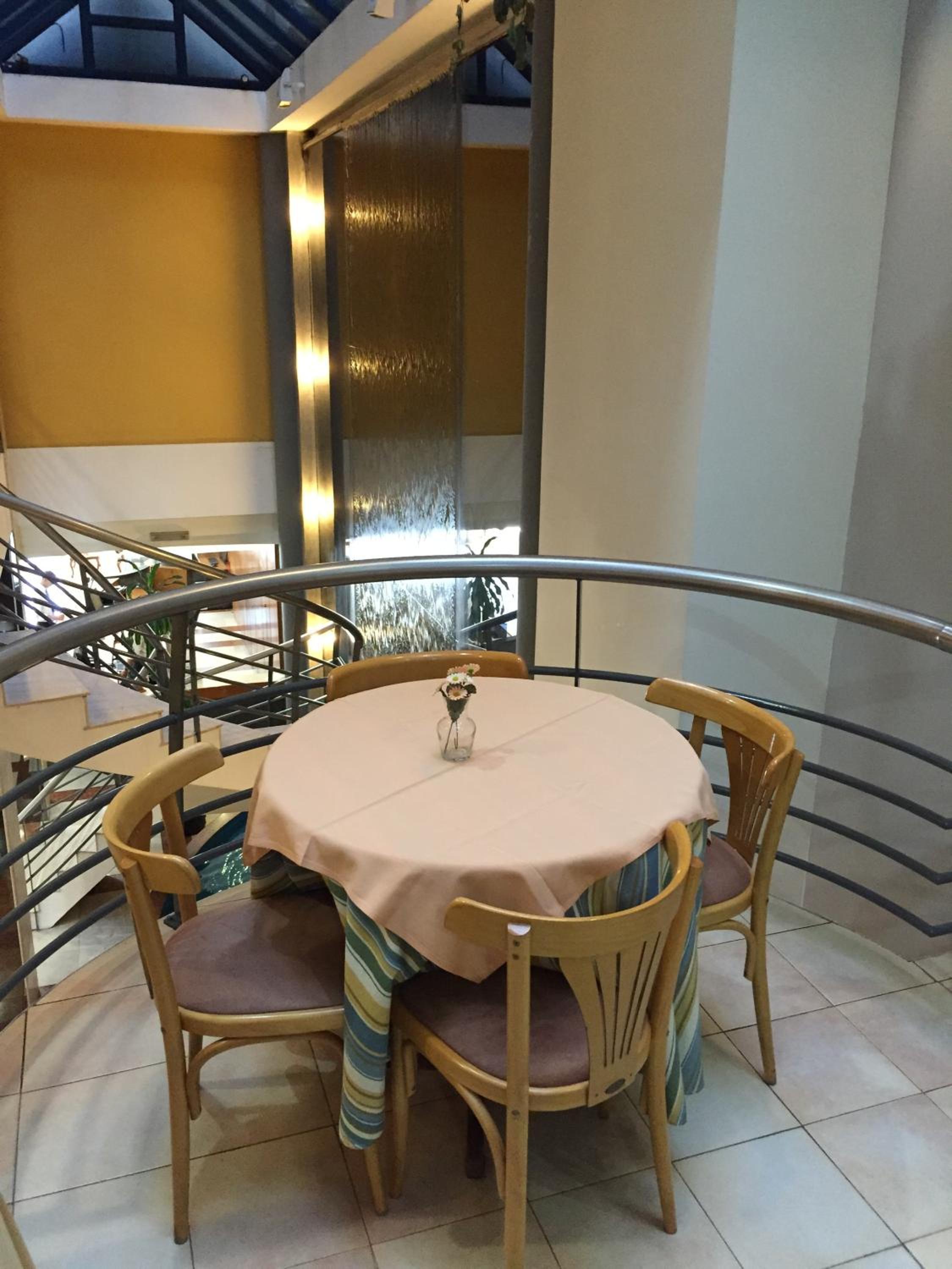 restaurant cafeteria